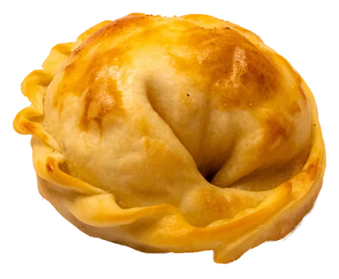 Empanada de quatro queijos redonda, com a massa fechada em roda